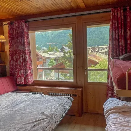 With Balcony And Beautiful View In Apartamento Val-dʼIsère